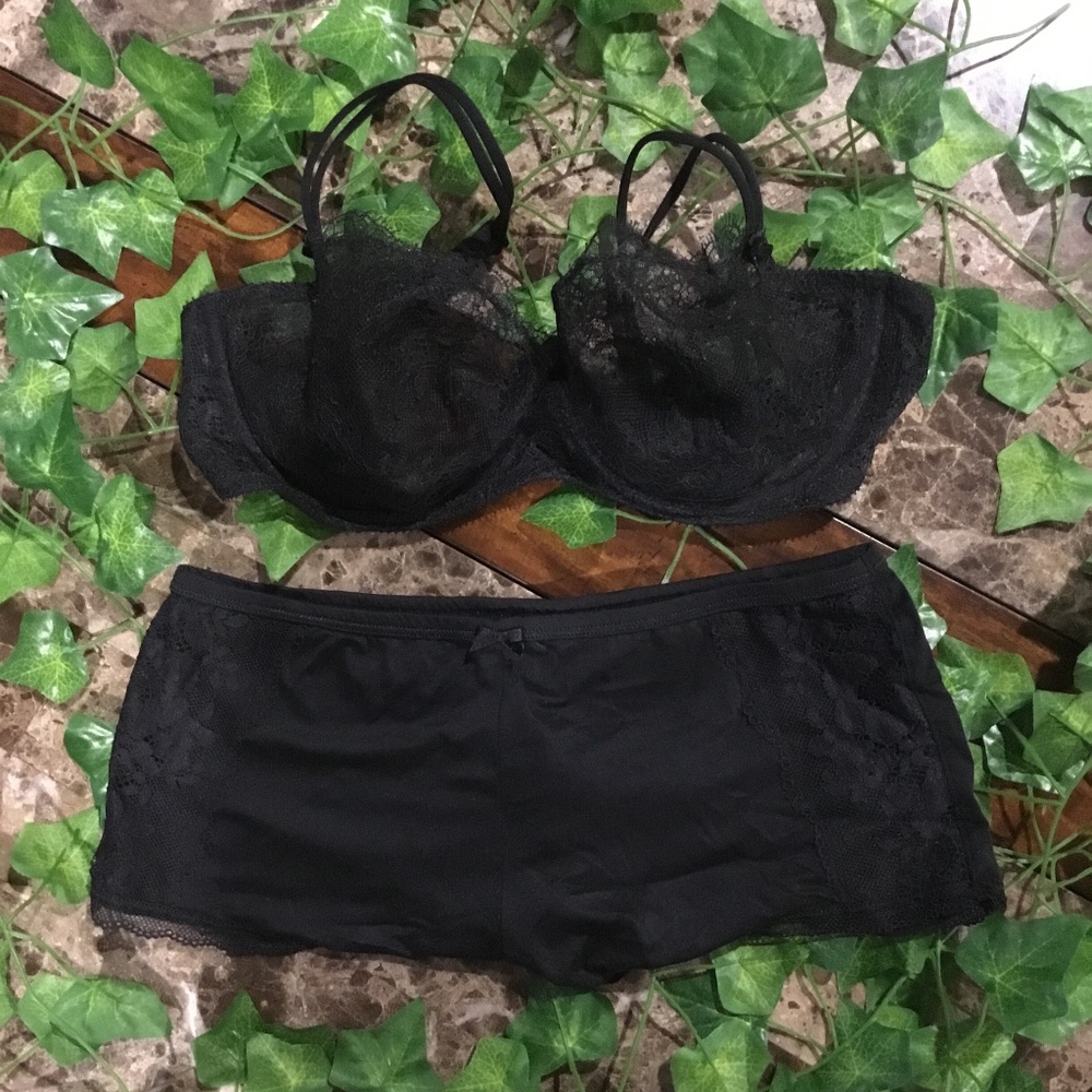 Bra + undies = set